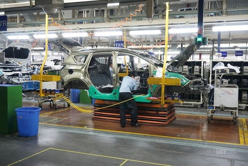 翼虎车主回娘家 走进工厂，见证垃圾打捞船的诞生